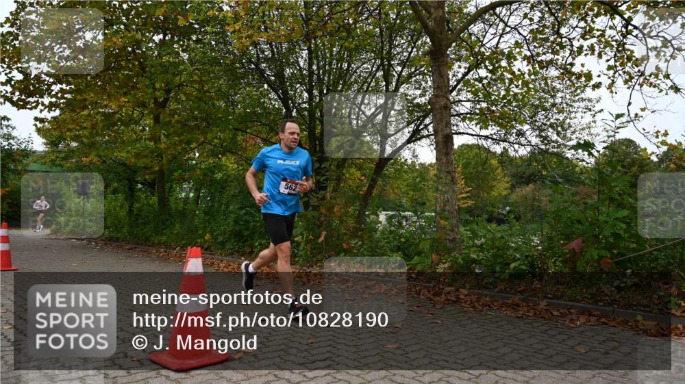 11.10.2026 - Bramfelder Halbmarathon 2026 J. Mangold http://msf.ph/oto/10828190 11.10.2026 10:48:38 Laufen 101, 562, 563, 734 meine-sportfotos.de
