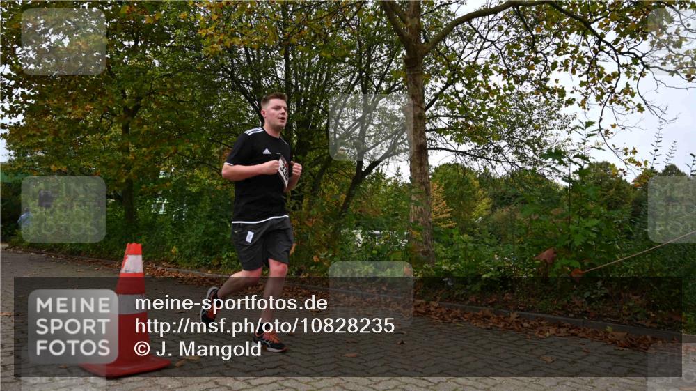 11.10.2026 - Bramfelder Halbmarathon 2026 J. Mangold http://msf.ph/oto/10828235 11.10.2026 10:49:46 Laufen 330 meine-sportfotos.de