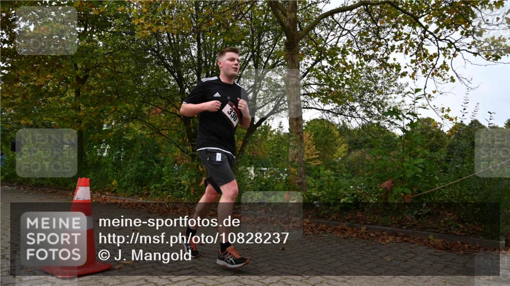 11.10.2026 - Bramfelder Halbmarathon 2026 J. Mangold http://msf.ph/oto/10828237 11.10.2026 10:49:47 Laufen 330 meine-sportfotos.de