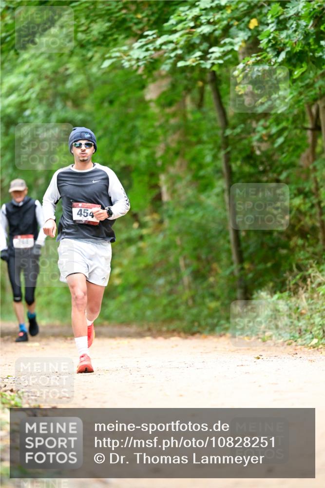 11.10.2026 - Bramfelder Halbmarathon 2026 Dr. Thomas Lammeyer http://msf.ph/oto/10828251 11.10.2026 11:06:13 Laufen 454 meine-sportfotos.de