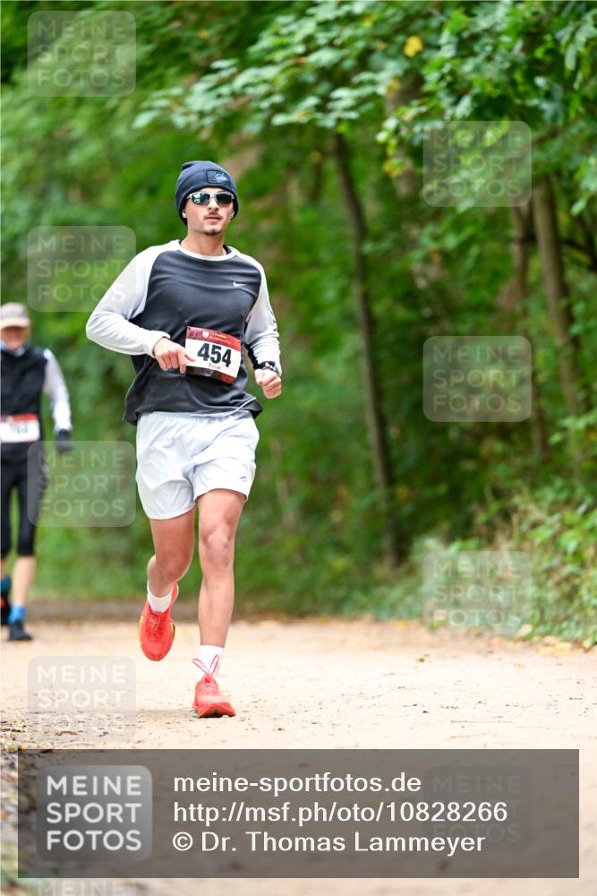 11.10.2026 - Bramfelder Halbmarathon 2026 Dr. Thomas Lammeyer http://msf.ph/oto/10828266 11.10.2026 11:06:14 Laufen 454 meine-sportfotos.de