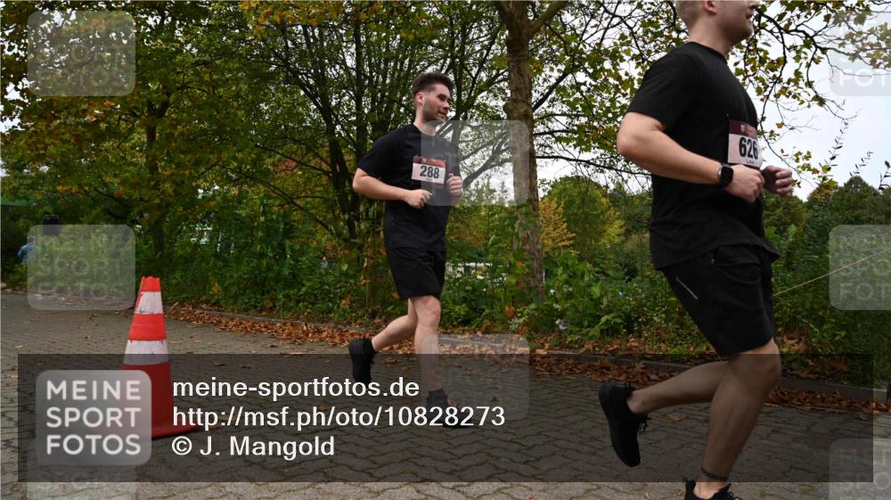 11.10.2026 - Bramfelder Halbmarathon 2026 J. Mangold http://msf.ph/oto/10828273 11.10.2026 10:50:49 Laufen 288, 411, 469, 626 meine-sportfotos.de