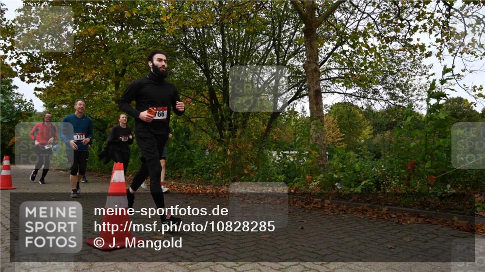 11.10.2026 - Bramfelder Halbmarathon 2026 J. Mangold http://msf.ph/oto/10828285 11.10.2026 10:50:55 Laufen 132, 288, 365, 401, 435, 514, 766 meine-sportfotos.de