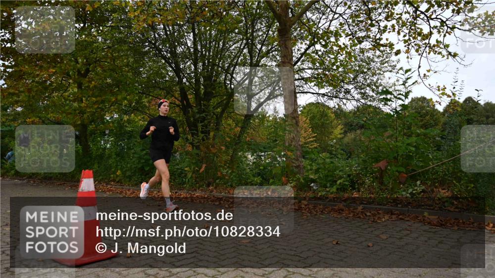 11.10.2026 - Bramfelder Halbmarathon 2026 J. Mangold http://msf.ph/oto/10828334 11.10.2026 10:52:20 Laufen 372, 460, 641 meine-sportfotos.de