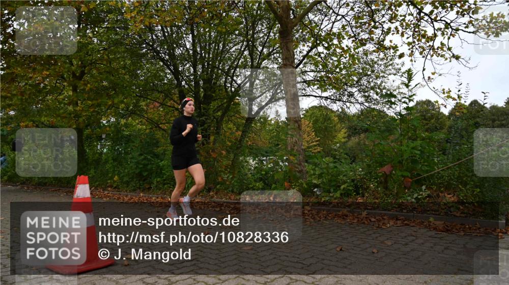11.10.2026 - Bramfelder Halbmarathon 2026 J. Mangold http://msf.ph/oto/10828336 11.10.2026 10:52:20 Laufen 372, 460, 641 meine-sportfotos.de