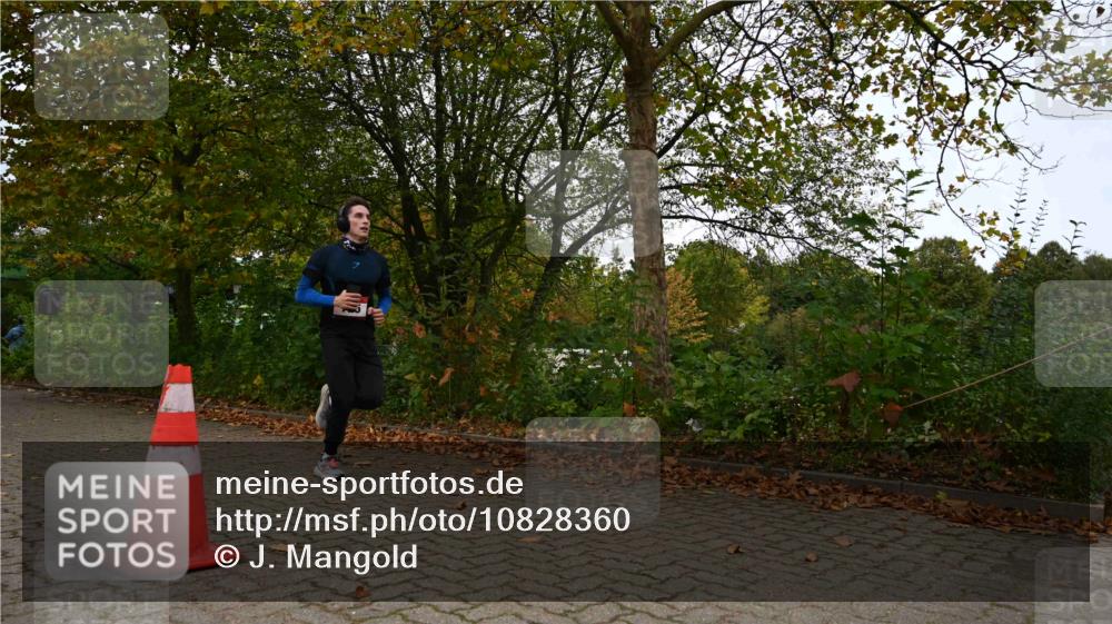 11.10.2026 - Bramfelder Halbmarathon 2026 J. Mangold http://msf.ph/oto/10828360 11.10.2026 10:52:45 Laufen 530, 725 meine-sportfotos.de