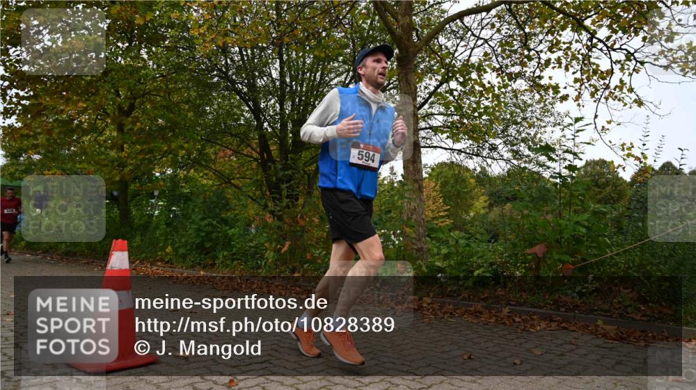 11.10.2026 - Bramfelder Halbmarathon 2026 J. Mangold http://msf.ph/oto/10828389 11.10.2026 10:52:59 Laufen 214, 263, 348, 551, 594, 702 meine-sportfotos.de