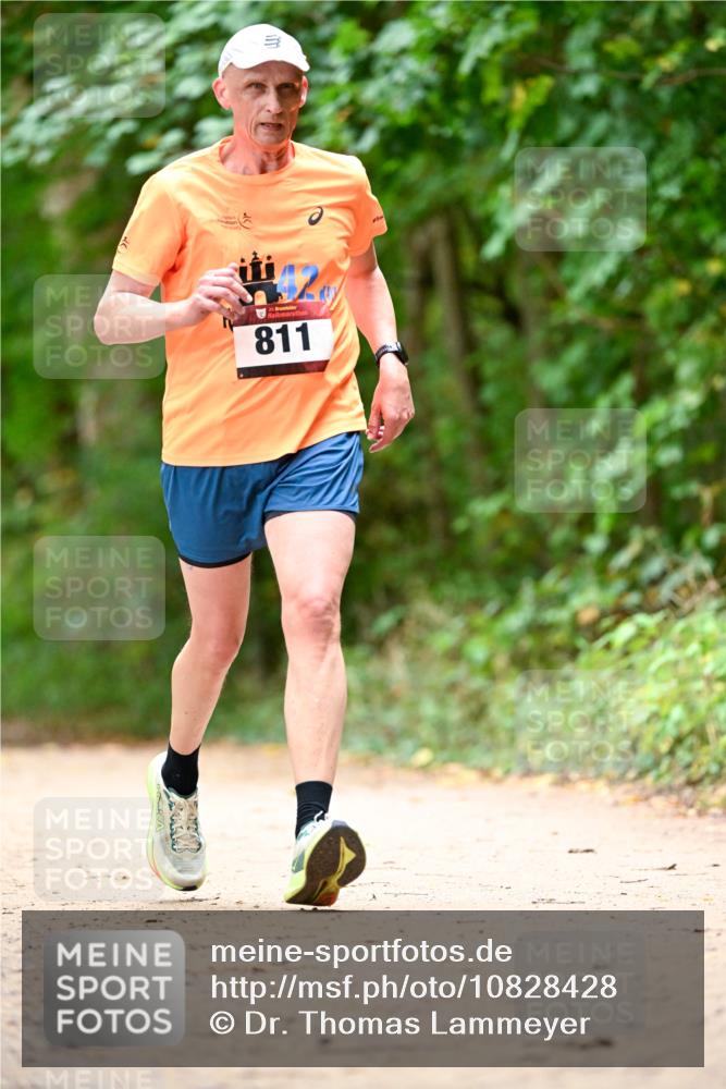 11.10.2026 - Bramfelder Halbmarathon 2026 Dr. Thomas Lammeyer http://msf.ph/oto/10828428 11.10.2026 11:06:59 Laufen 811 meine-sportfotos.de