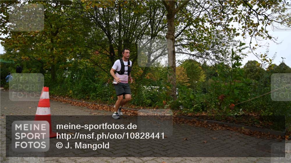11.10.2026 - Bramfelder Halbmarathon 2026 J. Mangold http://msf.ph/oto/10828441 11.10.2026 10:54:10 Laufen 804 meine-sportfotos.de