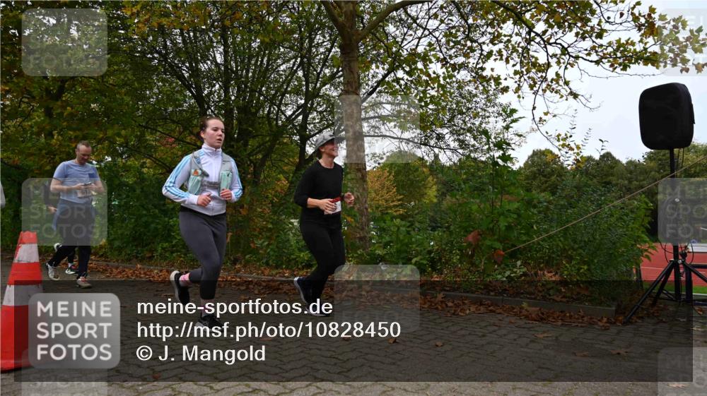 11.10.2026 - Bramfelder Halbmarathon 2026 J. Mangold http://msf.ph/oto/10828450 11.10.2026 10:54:19 Laufen 53, 354, 590, 613, 637, 735 meine-sportfotos.de