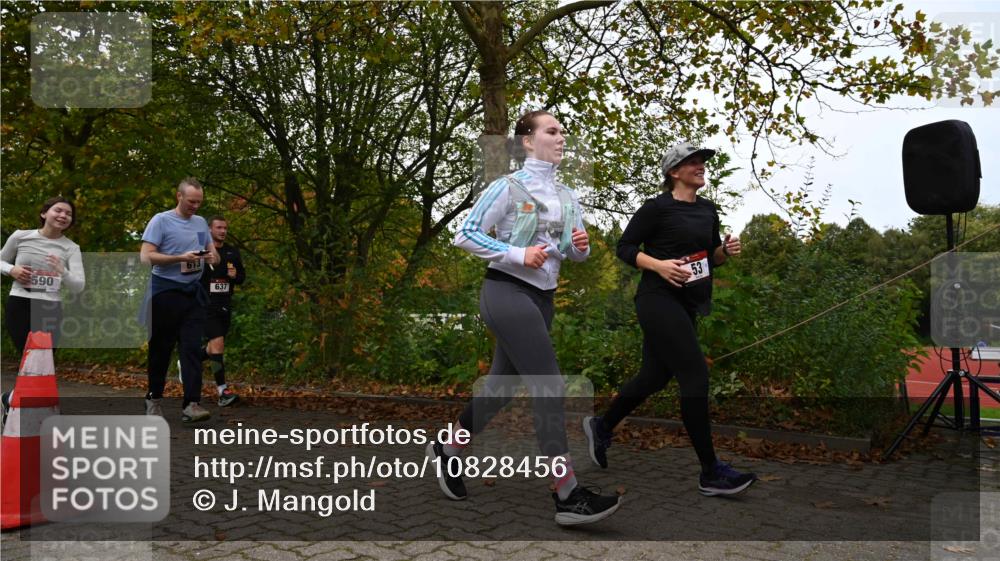 11.10.2026 - Bramfelder Halbmarathon 2026 J. Mangold http://msf.ph/oto/10828456 11.10.2026 10:54:19 Laufen 53, 354, 590, 613, 637, 735 meine-sportfotos.de