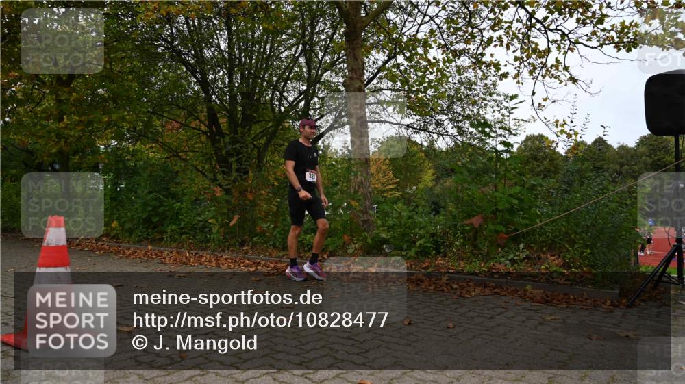 11.10.2026 - Bramfelder Halbmarathon 2026 J. Mangold http://msf.ph/oto/10828477 11.10.2026 10:54:44 Laufen 327 meine-sportfotos.de