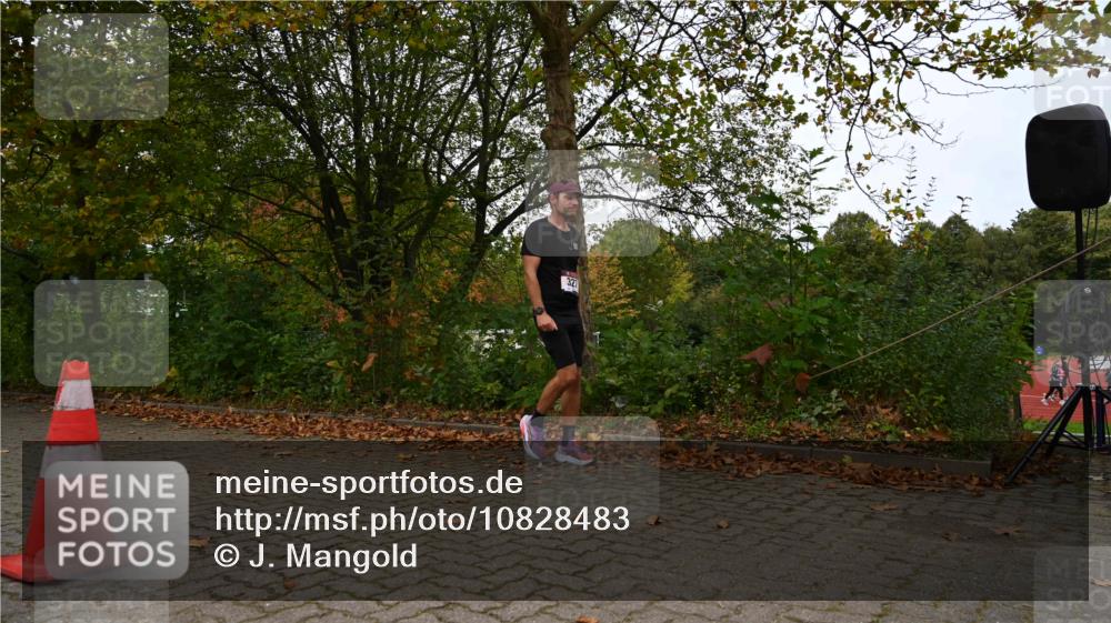 11.10.2026 - Bramfelder Halbmarathon 2026 J. Mangold http://msf.ph/oto/10828483 11.10.2026 10:54:44 Laufen 327 meine-sportfotos.de
