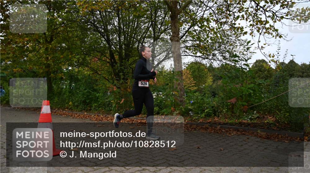 11.10.2026 - Bramfelder Halbmarathon 2026 J. Mangold http://msf.ph/oto/10828512 11.10.2026 10:55:03 Laufen 434, 526 meine-sportfotos.de