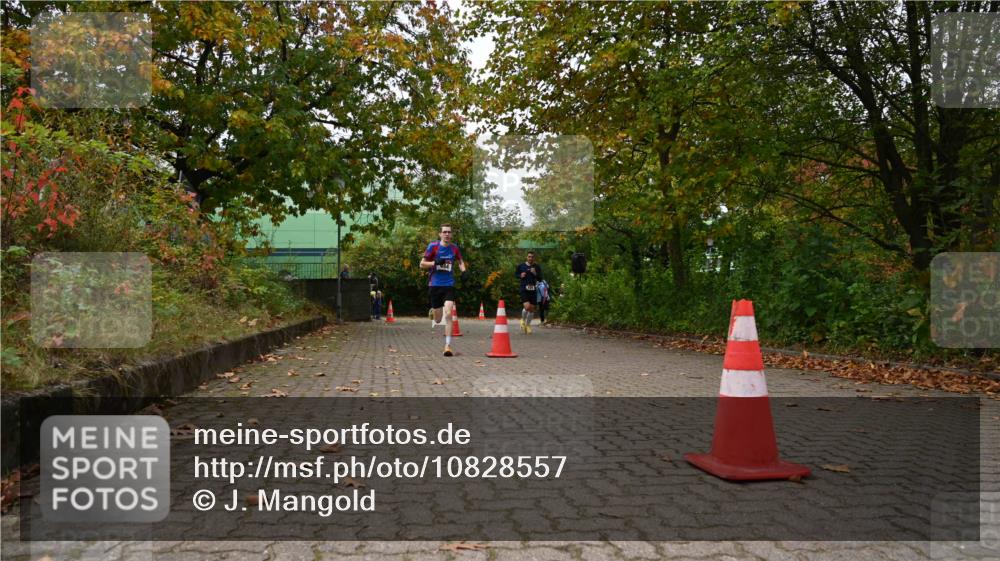 11.10.2026 - Bramfelder Halbmarathon 2026 J. Mangold http://msf.ph/oto/10828557 11.10.2026 10:55:45 Laufen 309, 444 meine-sportfotos.de