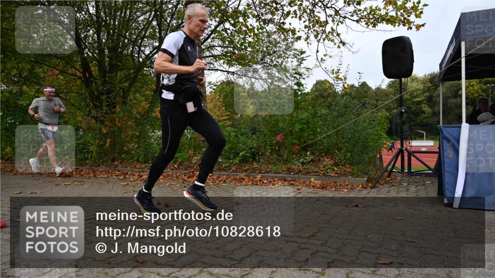 11.10.2026 - Bramfelder Halbmarathon 2026 J. Mangold http://msf.ph/oto/10828618 11.10.2026 10:56:50 Laufen 3, 80, 636, 820 meine-sportfotos.de