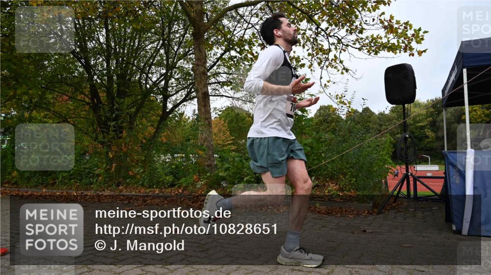 11.10.2026 - Bramfelder Halbmarathon 2026 J. Mangold http://msf.ph/oto/10828651 11.10.2026 10:57:01 Laufen 75, 270, 323, 360, 553, 769 meine-sportfotos.de