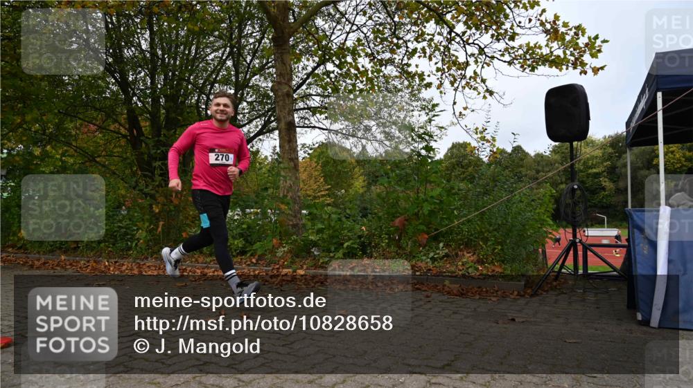 11.10.2026 - Bramfelder Halbmarathon 2026 J. Mangold http://msf.ph/oto/10828658 11.10.2026 10:57:03 Laufen 75, 270, 323, 360, 553, 769 meine-sportfotos.de