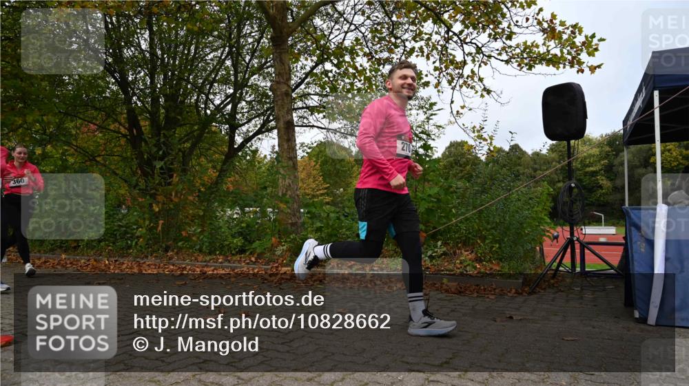 11.10.2026 - Bramfelder Halbmarathon 2026 J. Mangold http://msf.ph/oto/10828662 11.10.2026 10:57:03 Laufen 75, 270, 323, 360, 553, 769 meine-sportfotos.de