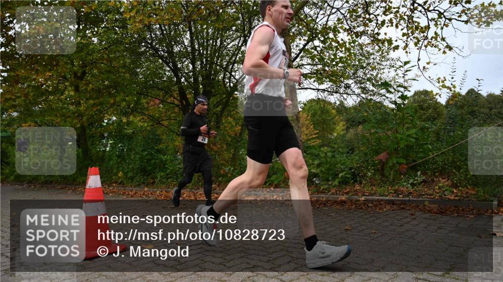 11.10.2026 - Bramfelder Halbmarathon 2026 J. Mangold http://msf.ph/oto/10828723 11.10.2026 10:57:58 Laufen 25, 788 meine-sportfotos.de