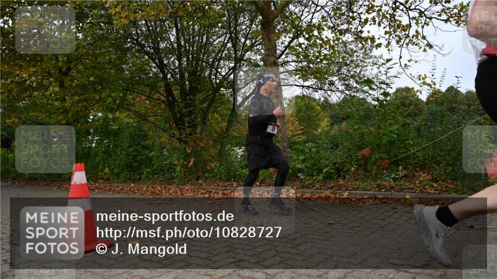 11.10.2026 - Bramfelder Halbmarathon 2026 J. Mangold http://msf.ph/oto/10828727 11.10.2026 10:57:58 Laufen 25, 788 meine-sportfotos.de