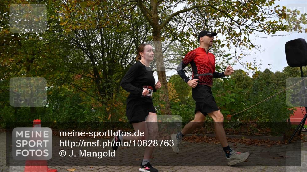 11.10.2026 - Bramfelder Halbmarathon 2026 J. Mangold http://msf.ph/oto/10828763 11.10.2026 10:58:21 Laufen 110, 191, 455, 614, 801 meine-sportfotos.de