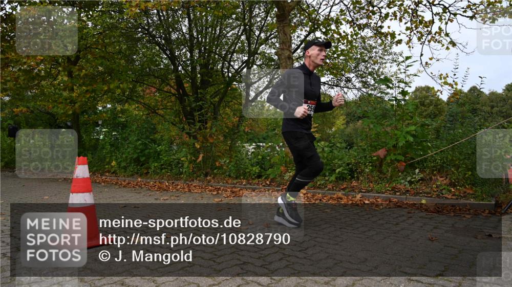 11.10.2026 - Bramfelder Halbmarathon 2026 J. Mangold http://msf.ph/oto/10828790 11.10.2026 10:58:42 Laufen 121, 259 meine-sportfotos.de