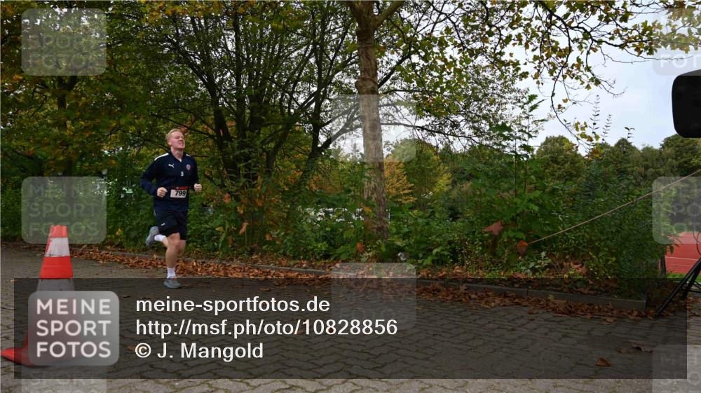 11.10.2026 - Bramfelder Halbmarathon 2026 J. Mangold http://msf.ph/oto/10828856 11.10.2026 10:59:39 Laufen 239, 799 meine-sportfotos.de