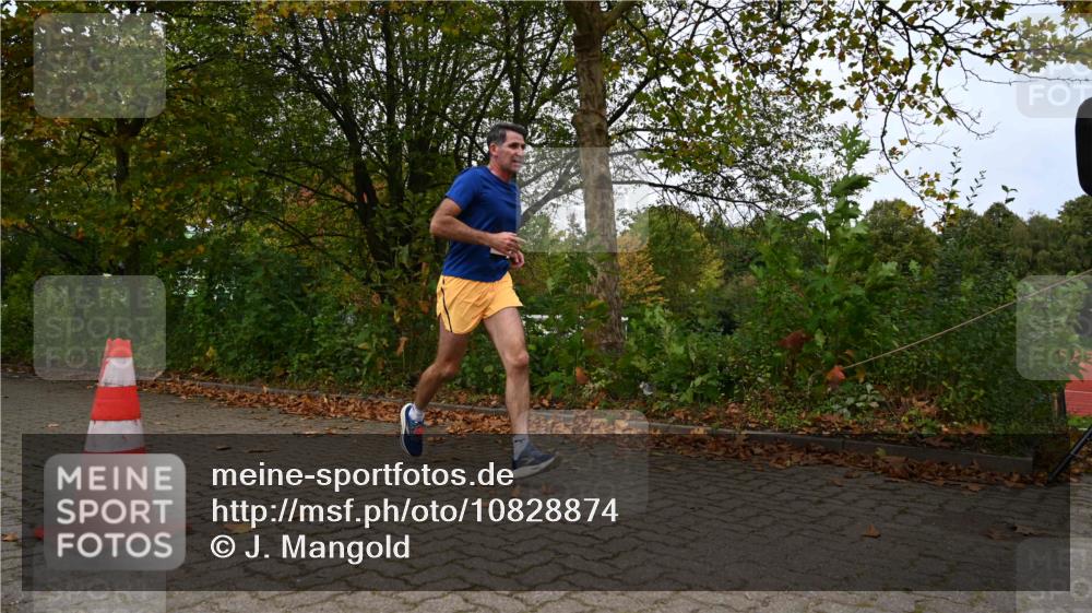 11.10.2026 - Bramfelder Halbmarathon 2026 J. Mangold http://msf.ph/oto/10828874 11.10.2026 10:59:53 Laufen 390, 456 meine-sportfotos.de