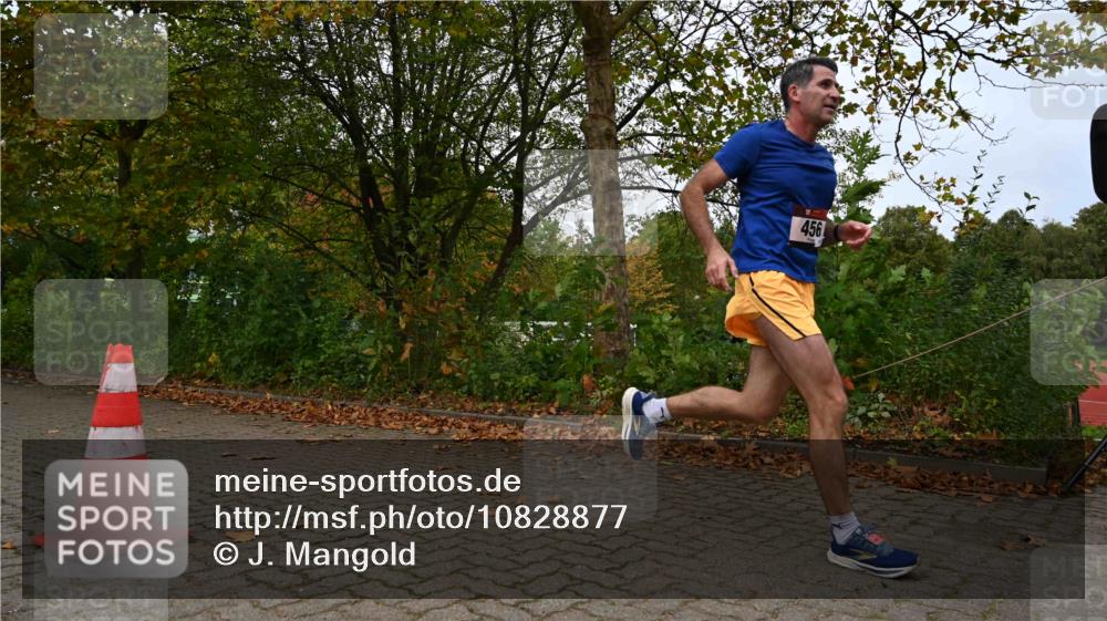 11.10.2026 - Bramfelder Halbmarathon 2026 J. Mangold http://msf.ph/oto/10828877 11.10.2026 10:59:53 Laufen 390, 456 meine-sportfotos.de
