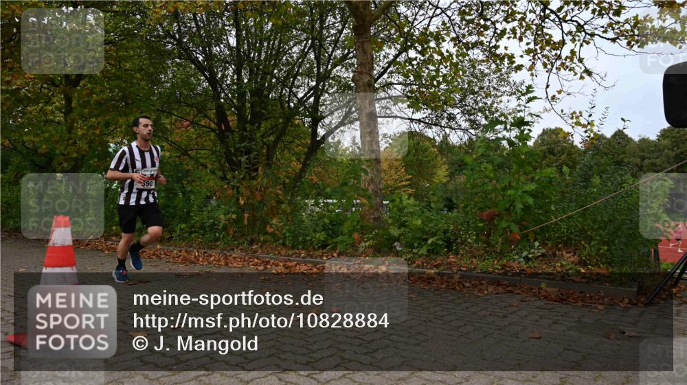 11.10.2026 - Bramfelder Halbmarathon 2026 J. Mangold http://msf.ph/oto/10828884 11.10.2026 10:59:56 Laufen 390, 456 meine-sportfotos.de