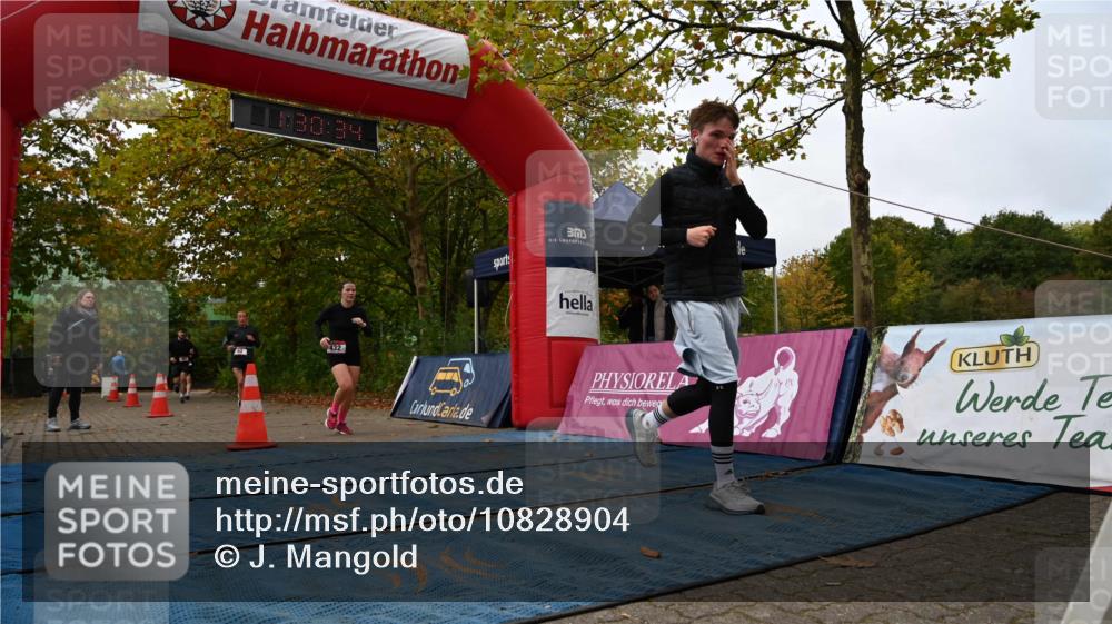 11.10.2026 - Bramfelder Halbmarathon 2026 J. Mangold http://msf.ph/oto/10828904 11.10.2026 11:00:33 Laufen 62, 432, 452, 567, 605, 738 meine-sportfotos.de