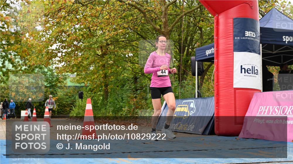 11.10.2026 - Bramfelder Halbmarathon 2026 J. Mangold http://msf.ph/oto/10829222 11.10.2026 11:02:31 Laufen 44, 429 meine-sportfotos.de