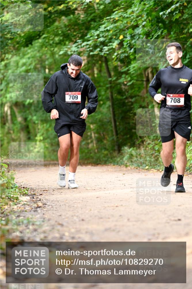 11.10.2026 - Bramfelder Halbmarathon 2026 Dr. Thomas Lammeyer http://msf.ph/oto/10829270 11.10.2026 11:09:16 Laufen 709, 708 meine-sportfotos.de