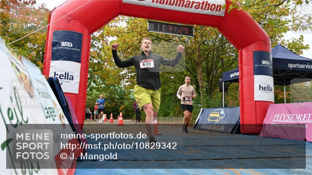 11.10.2026 - Bramfelder Halbmarathon 2026 J. Mangold http://msf.ph/oto/10829342 11.10.2026 11:04:28 Laufen 271, 371, 392, 428, 576, 635 meine-sportfotos.de