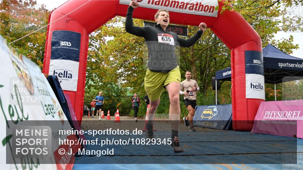 11.10.2026 - Bramfelder Halbmarathon 2026 J. Mangold http://msf.ph/oto/10829345 11.10.2026 11:04:28 Laufen 271, 371, 392, 428, 576, 635 meine-sportfotos.de