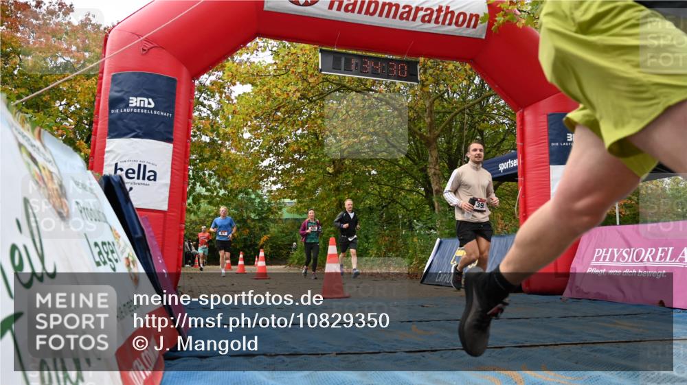 11.10.2026 - Bramfelder Halbmarathon 2026 J. Mangold http://msf.ph/oto/10829350 11.10.2026 11:04:28 Laufen 271, 371, 392, 428, 576, 635 meine-sportfotos.de
