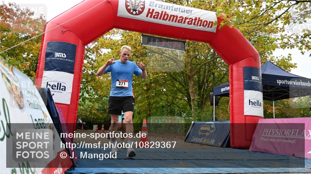 11.10.2026 - Bramfelder Halbmarathon 2026 J. Mangold http://msf.ph/oto/10829367 11.10.2026 11:04:33 Laufen 271, 371, 428, 576 meine-sportfotos.de