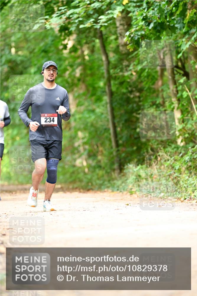 11.10.2026 - Bramfelder Halbmarathon 2026 Dr. Thomas Lammeyer http://msf.ph/oto/10829378 11.10.2026 11:10:15 Laufen 234 meine-sportfotos.de
