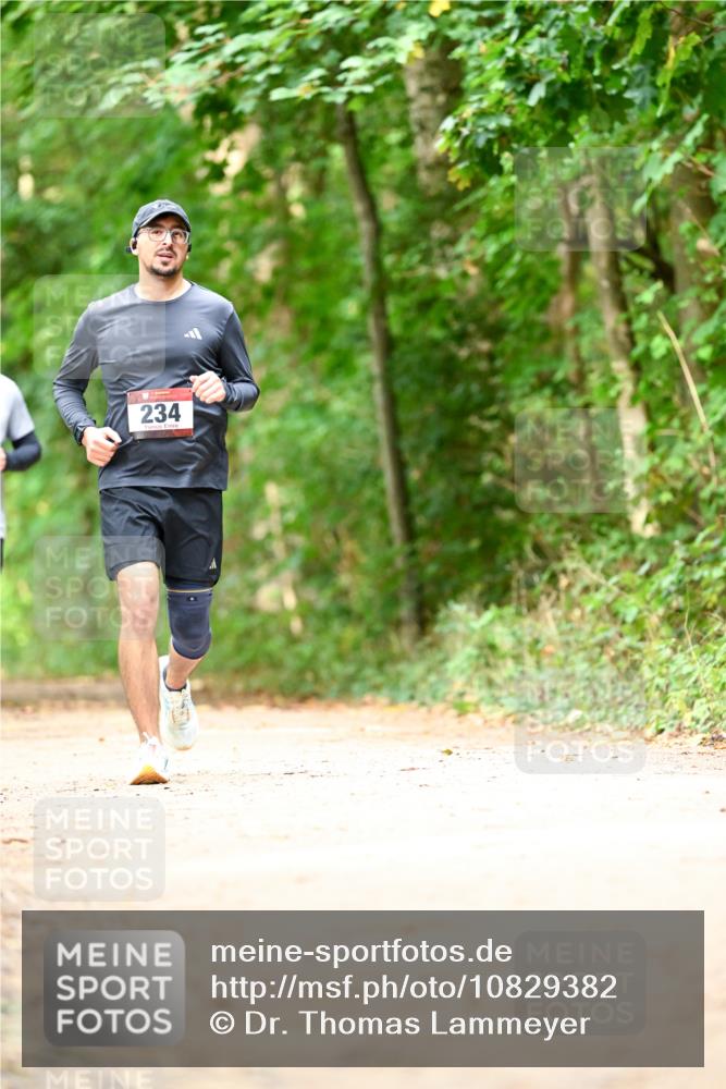 11.10.2026 - Bramfelder Halbmarathon 2026 Dr. Thomas Lammeyer http://msf.ph/oto/10829382 11.10.2026 11:10:16 Laufen 234 meine-sportfotos.de