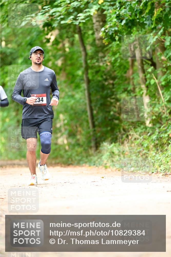 11.10.2026 - Bramfelder Halbmarathon 2026 Dr. Thomas Lammeyer http://msf.ph/oto/10829384 11.10.2026 11:10:16 Laufen 234 meine-sportfotos.de