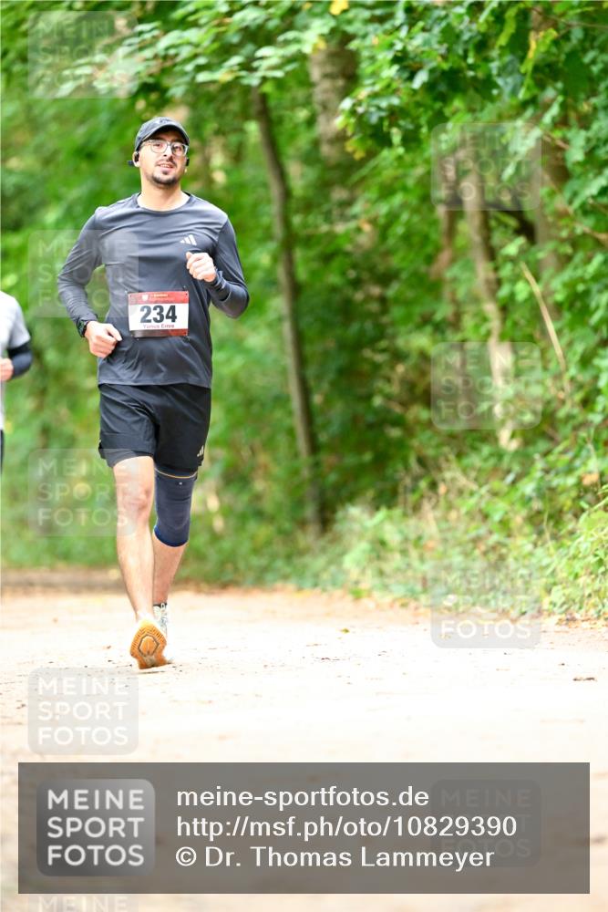 11.10.2026 - Bramfelder Halbmarathon 2026 Dr. Thomas Lammeyer http://msf.ph/oto/10829390 11.10.2026 11:10:16 Laufen 234 meine-sportfotos.de