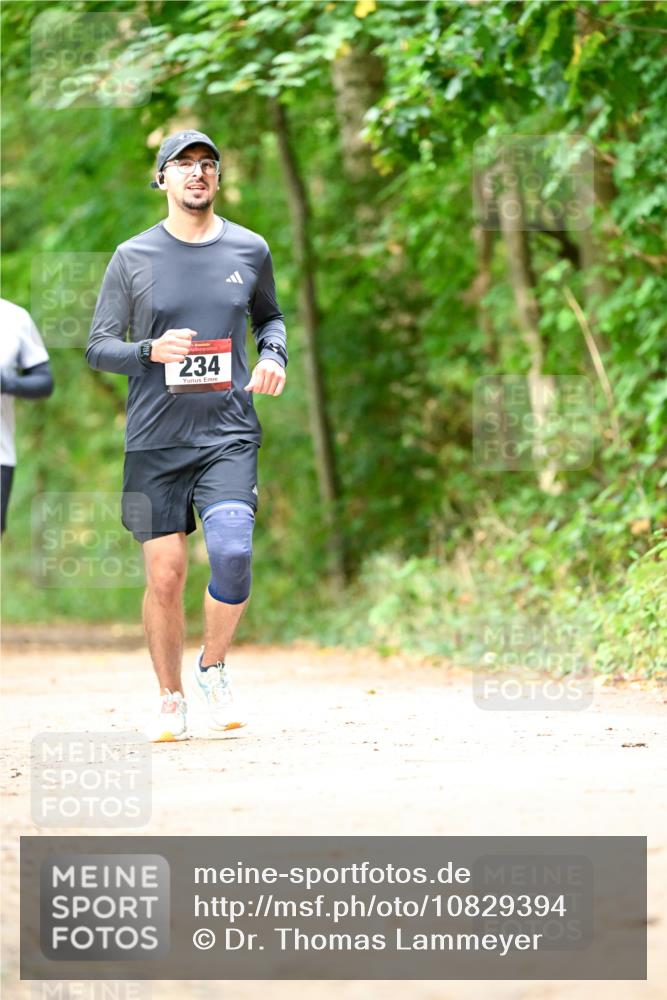11.10.2026 - Bramfelder Halbmarathon 2026 Dr. Thomas Lammeyer http://msf.ph/oto/10829394 11.10.2026 11:10:17 Laufen 234 meine-sportfotos.de