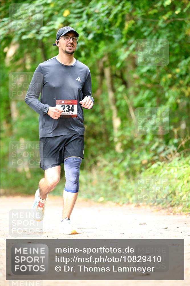 11.10.2026 - Bramfelder Halbmarathon 2026 Dr. Thomas Lammeyer http://msf.ph/oto/10829410 11.10.2026 11:10:18 Laufen 234 meine-sportfotos.de