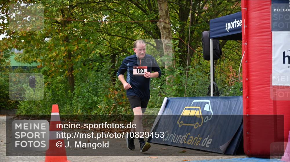 11.10.2026 - Bramfelder Halbmarathon 2026 J. Mangold http://msf.ph/oto/10829453 11.10.2026 11:05:15 Laufen 193, 218, 222 meine-sportfotos.de