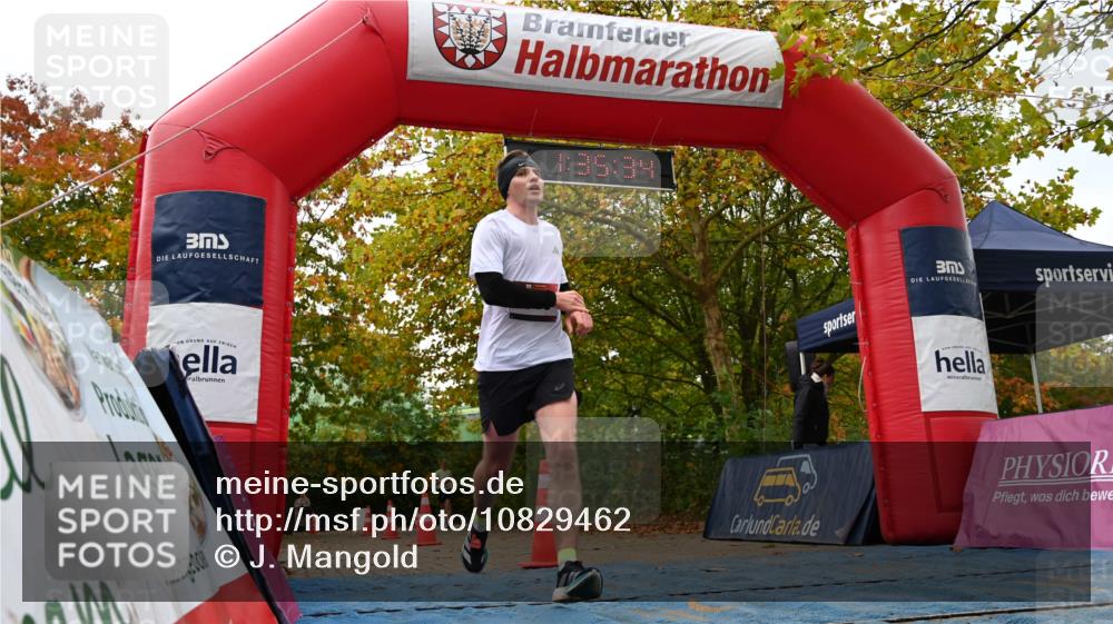 11.10.2026 - Bramfelder Halbmarathon 2026 J. Mangold http://msf.ph/oto/10829462 11.10.2026 11:05:32 Laufen 816 meine-sportfotos.de