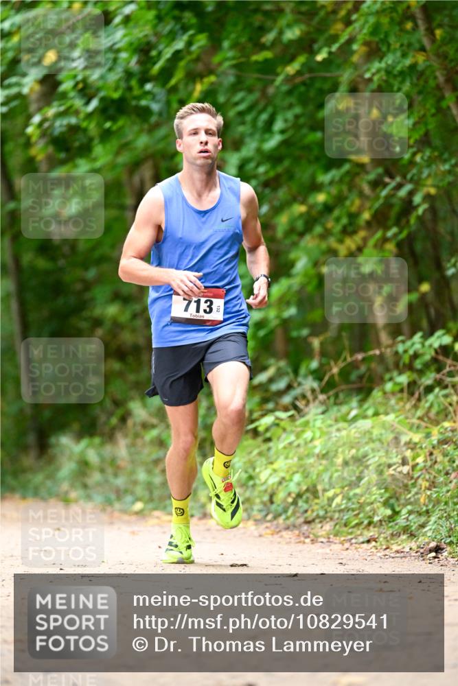 11.10.2026 - Bramfelder Halbmarathon 2026 Dr. Thomas Lammeyer http://msf.ph/oto/10829541 11.10.2026 11:10:46 Laufen 713 meine-sportfotos.de