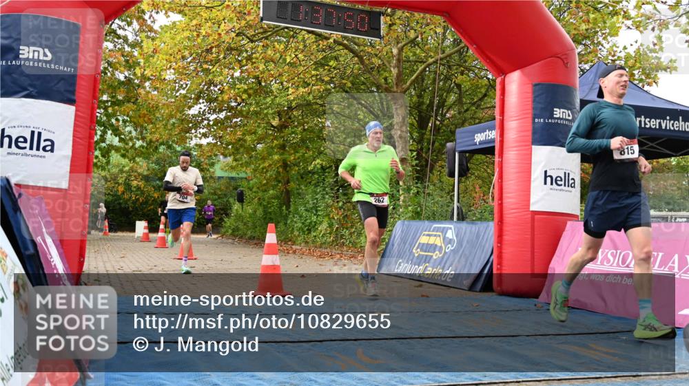 11.10.2026 - Bramfelder Halbmarathon 2026 J. Mangold http://msf.ph/oto/10829655 11.10.2026 11:07:49 Laufen 33, 262, 704, 814, 815 meine-sportfotos.de