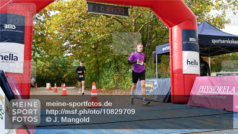 11.10.2026 - Bramfelder Halbmarathon 2026 J. Mangold http://msf.ph/oto/10829709 11.10.2026 11:07:58 Laufen 33, 565, 656 meine-sportfotos.de