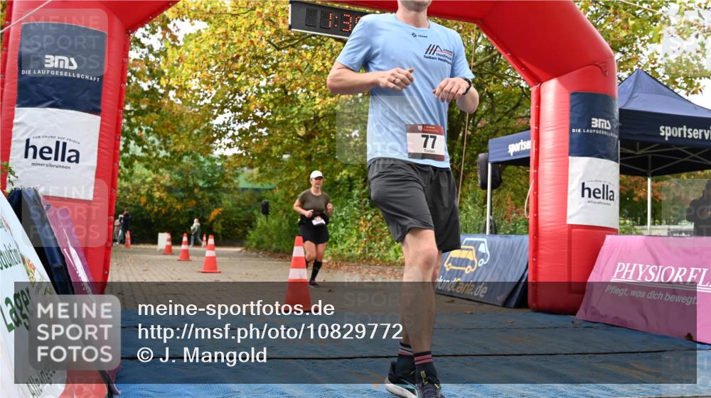 11.10.2026 - Bramfelder Halbmarathon 2026 J. Mangold http://msf.ph/oto/10829772 11.10.2026 11:08:14 Laufen 77, 560 meine-sportfotos.de